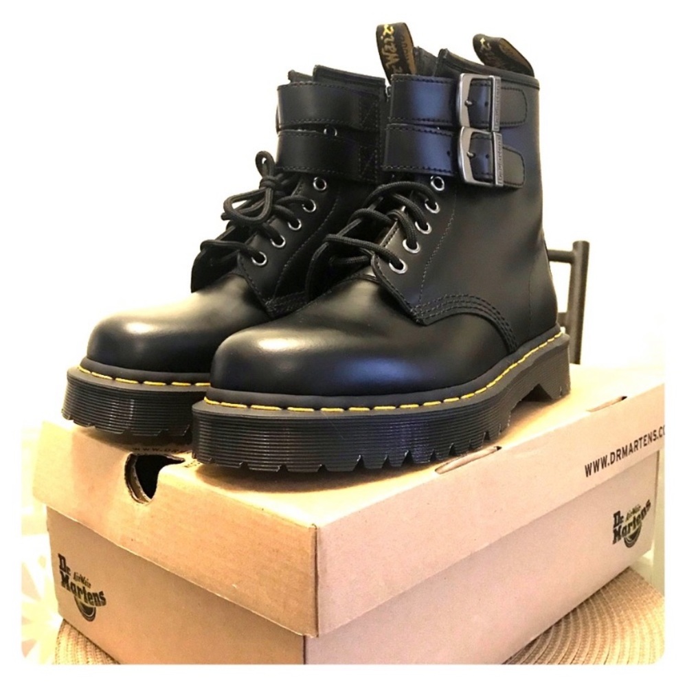 Dr Marten 1460 alt boots size 9 never worn!